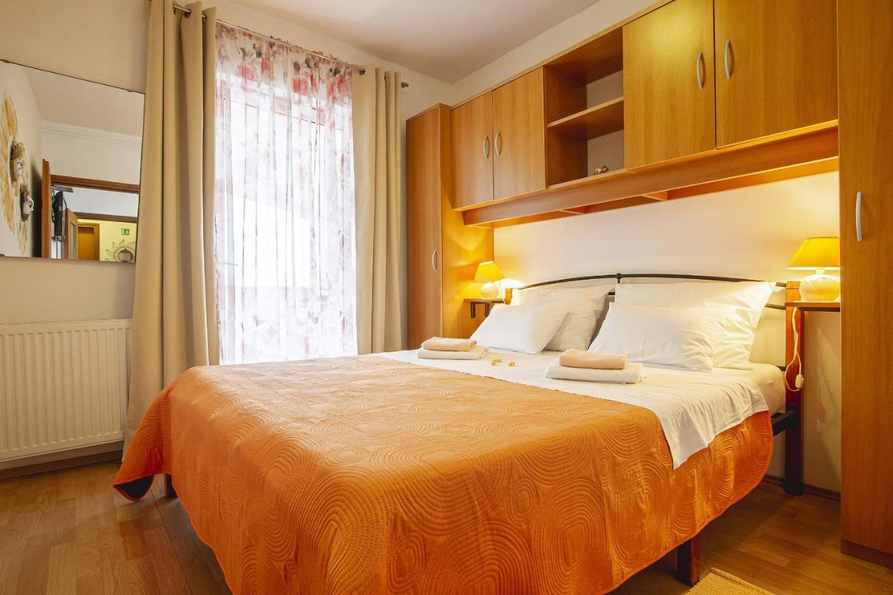 Apartmani Justic Njivice Exterior foto